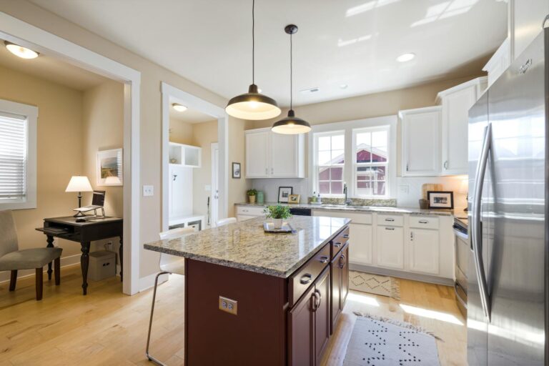 kitchen islands and granite countertops