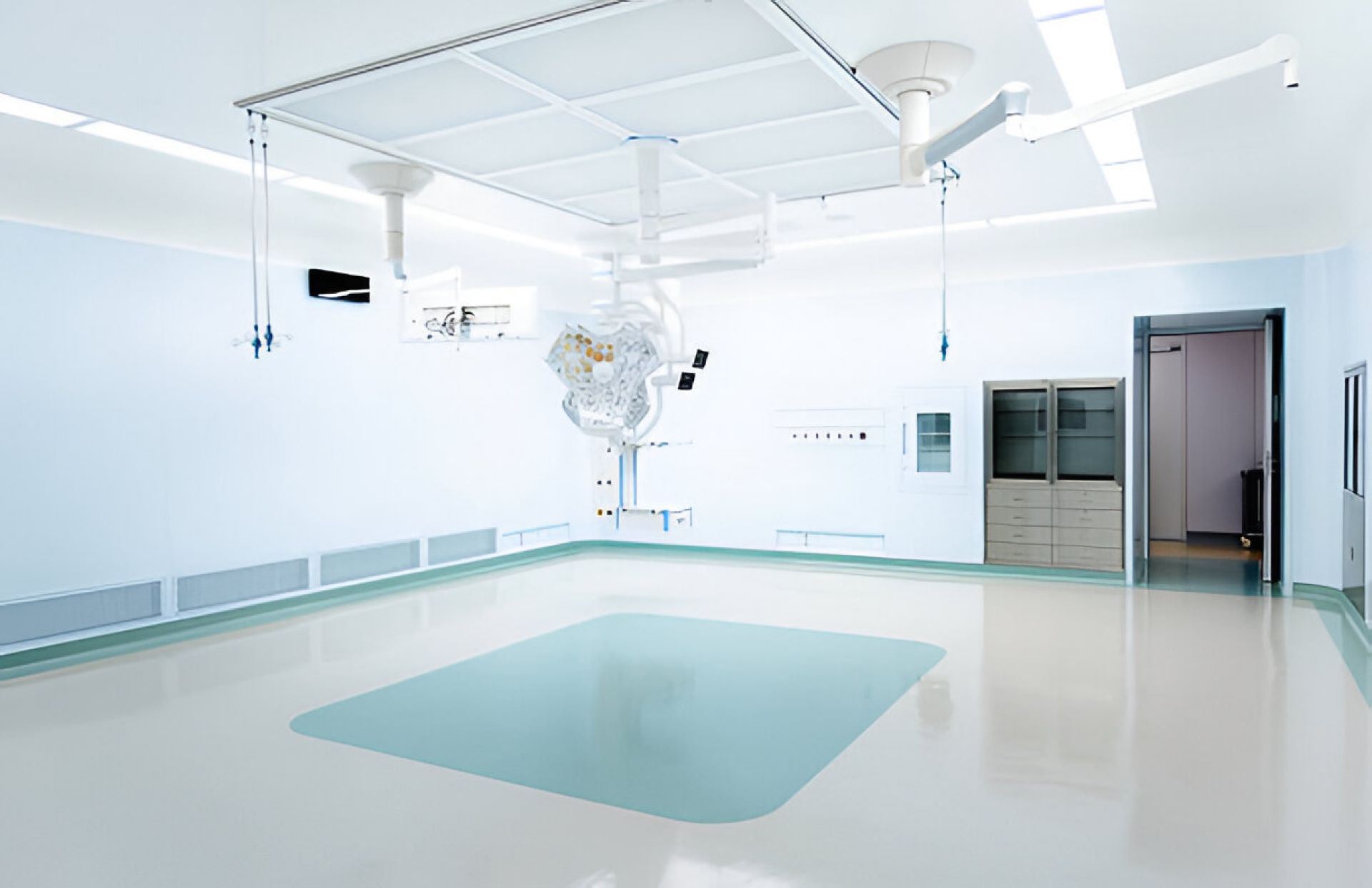 CLEANROOM FLOORING-Renovation-Contractor-02 Cleanroom Flooring Systems